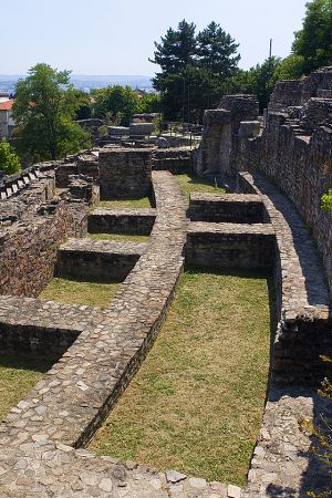 Roman amphlitheatre Lyon 3.jpg